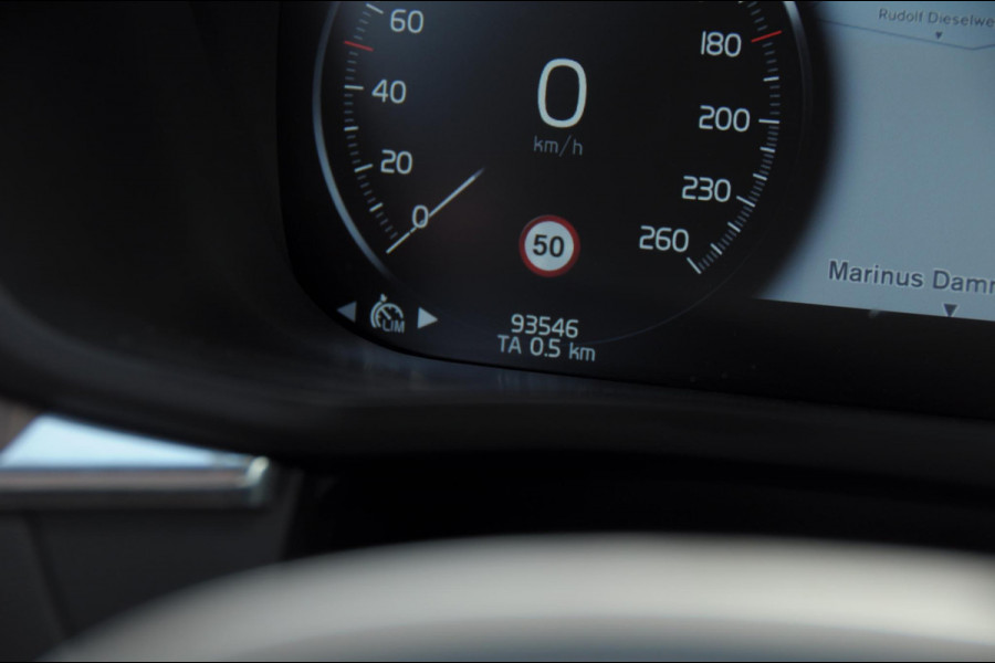 Volvo XC60 T6 340PK Automaat AWD Inscription / Adaptieve cruise control / BLIS / Parkeersensoren met 360 camera / Elektrische stoelen / Keyless entry / 22” velgen / Apple carplay / Leder dashboard / Harman Kardon audio