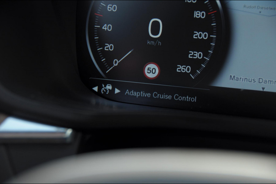 Volvo XC60 T6 340PK Automaat AWD Inscription / Adaptieve cruise control / BLIS / Parkeersensoren met 360 camera / Elektrische stoelen / Keyless entry / 22” velgen / Apple carplay / Leder dashboard / Harman Kardon audio