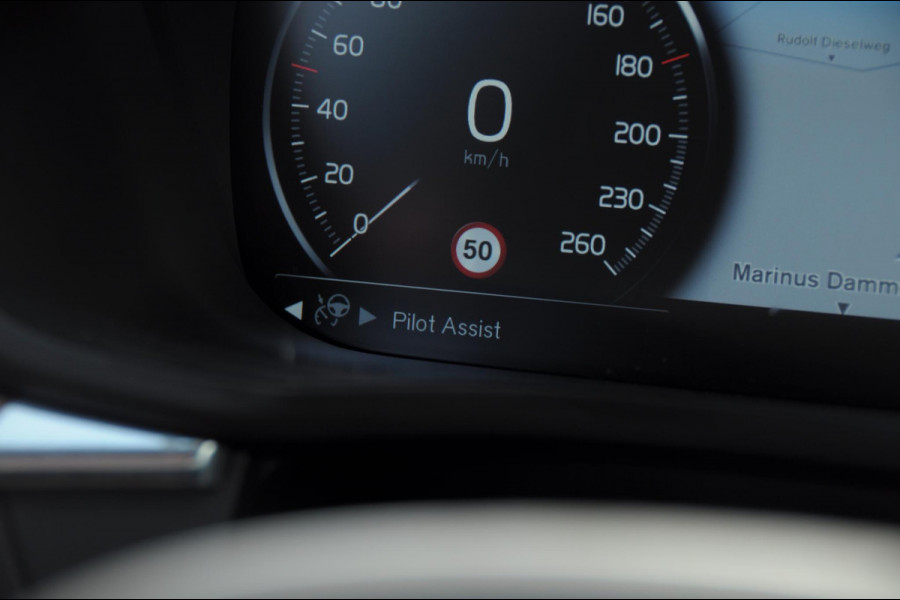 Volvo XC60 T6 340PK Automaat AWD Inscription / Adaptieve cruise control / BLIS / Parkeersensoren met 360 camera / Elektrische stoelen / Keyless entry / 22” velgen / Apple carplay / Leder dashboard / Harman Kardon audio