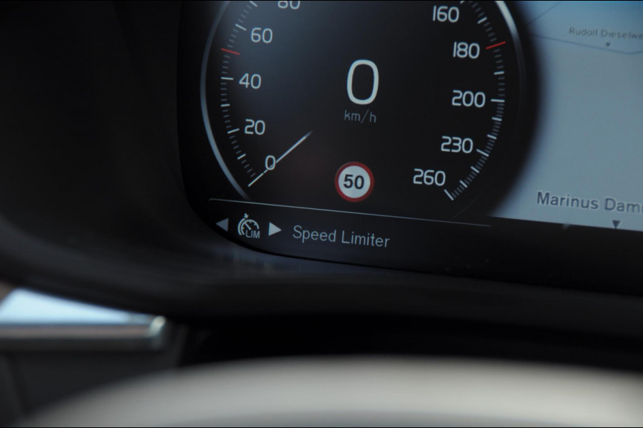 Volvo XC60 T6 340PK Automaat AWD Inscription / Adaptieve cruise control / BLIS / Parkeersensoren met 360 camera / Elektrische stoelen / Keyless entry / 22” velgen / Apple carplay / Leder dashboard / Harman Kardon audio