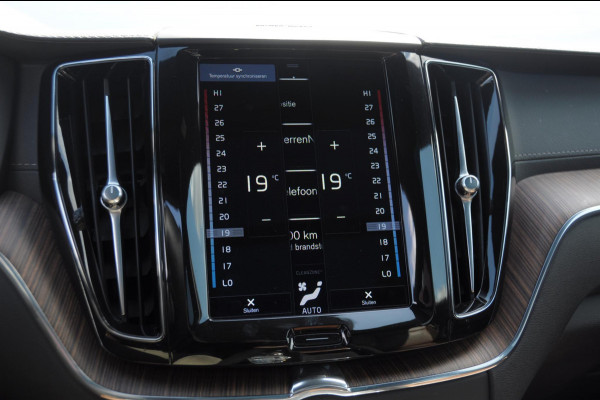 Volvo XC60 T6 340PK Automaat AWD Inscription / Adaptieve cruise control / BLIS / Parkeersensoren met 360 camera / Elektrische stoelen / Keyless entry / 22” velgen / Apple carplay / Leder dashboard / Harman Kardon audio