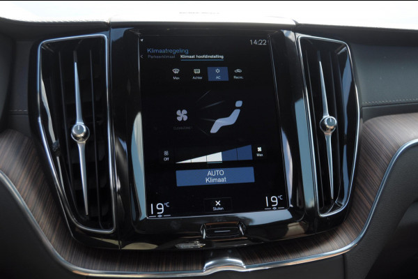 Volvo XC60 T6 340PK Automaat AWD Inscription / Adaptieve cruise control / BLIS / Parkeersensoren met 360 camera / Elektrische stoelen / Keyless entry / 22” velgen / Apple carplay / Leder dashboard / Harman Kardon audio
