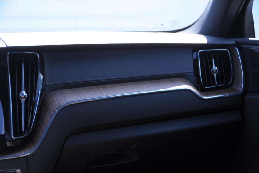 Volvo XC60 T6 340PK Automaat AWD Inscription / Adaptieve cruise control / BLIS / Parkeersensoren met 360 camera / Elektrische stoelen / Keyless entry / 22” velgen / Apple carplay / Leder dashboard / Harman Kardon audio