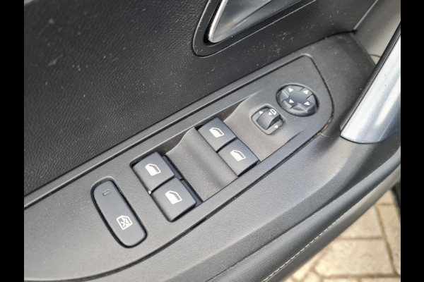 Peugeot 2008 1.2 PureTech Allure | 130PK | navi | adaptive cruise | nieuwe distributieriem