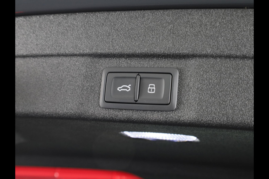 Audi A5 Avant Edition One 35 TFSI 110 kW / 150 pk Avant 7 versn. S-edition, optiek pakket zwart, adaptive cruise control, achteruitrijcamera, stoelverwarming voor