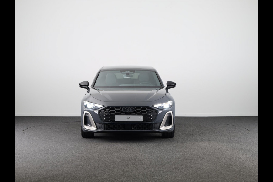 Audi A5 Edition One 35 TFSI 110 kW / 150 PK Limousine 7 ve S-Edition, Tech Plus pakket, optiek pakket zwart, camera's rondom, adaptive cruise control, privacy glass, keyless-entry