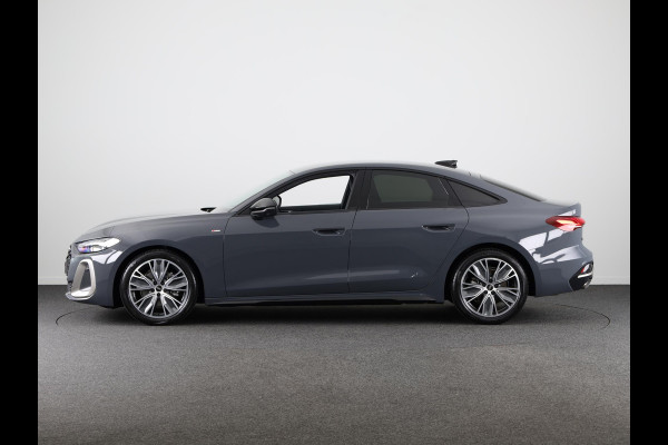 Audi A5 Edition One 35 TFSI 110 kW / 150 PK Limousine 7 ve S-Edition, Tech Plus pakket, optiek pakket zwart, camera's rondom, adaptive cruise control, privacy glass, keyless-entry