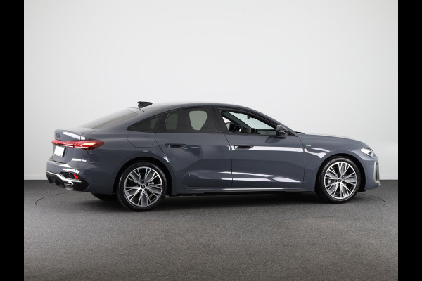 Audi A5 Edition One 35 TFSI 110 kW / 150 PK Limousine 7 ve S-Edition, Tech Plus pakket, optiek pakket zwart, camera's rondom, adaptive cruise control, privacy glass, keyless-entry