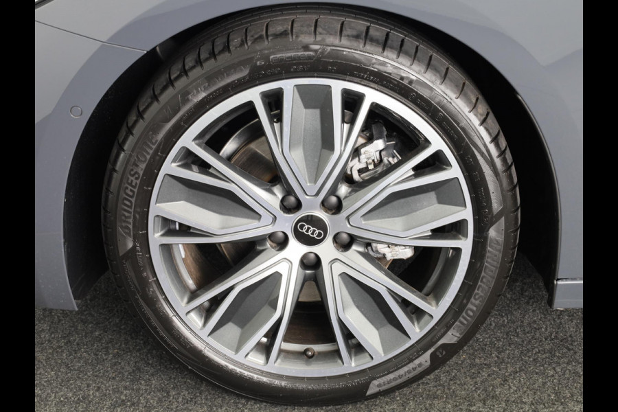 Audi A5 Edition One 35 TFSI 110 kW / 150 PK Limousine 7 ve S-Edition, Tech Plus pakket, optiek pakket zwart, camera's rondom, adaptive cruise control, privacy glass, keyless-entry