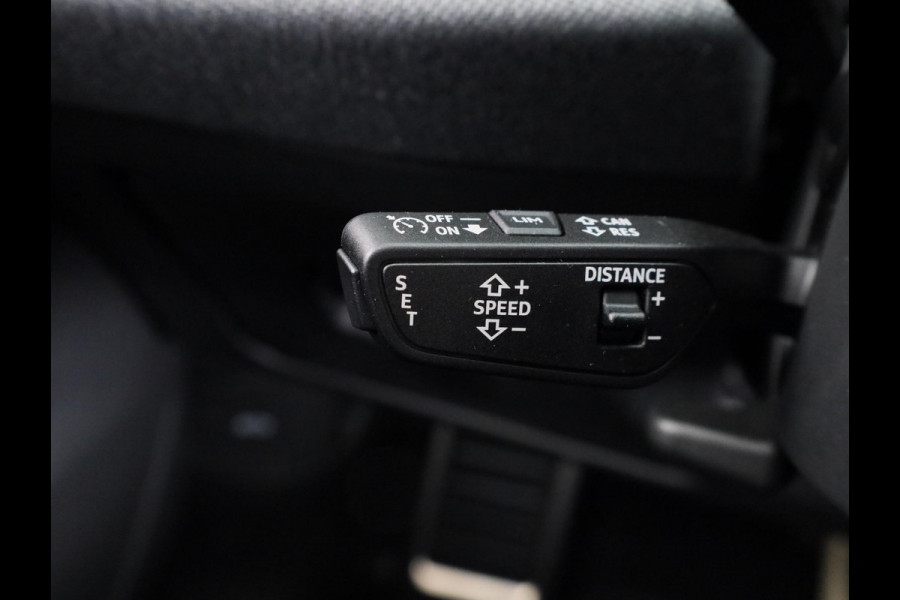 Audi A5 Edition One 35 TFSI 110 kW / 150 PK Limousine 7 ve S-Edition, Tech Plus pakket, optiek pakket zwart, camera's rondom, adaptive cruise control, privacy glass, keyless-entry