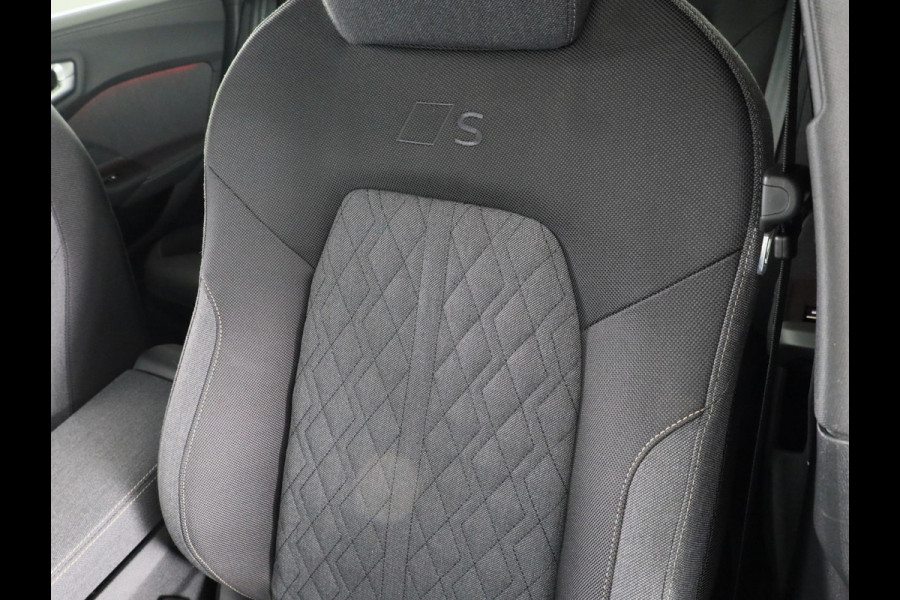 Audi A5 Edition One 35 TFSI 110 kW / 150 PK Limousine 7 ve S-Edition, Tech Plus pakket, optiek pakket zwart, camera's rondom, adaptive cruise control, privacy glass, keyless-entry