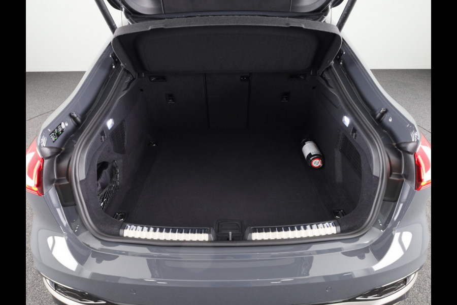 Audi A5 Edition One 35 TFSI 110 kW / 150 PK Limousine 7 ve S-Edition, Tech Plus pakket, optiek pakket zwart, camera's rondom, adaptive cruise control, privacy glass, keyless-entry