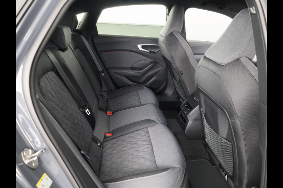 Audi A5 Edition One 35 TFSI 110 kW / 150 PK Limousine 7 ve S-Edition, Tech Plus pakket, optiek pakket zwart, camera's rondom, adaptive cruise control, privacy glass, keyless-entry