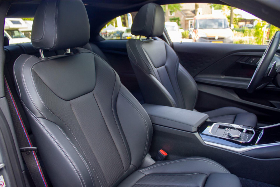 BMW 2 Serie Coupé 218i | Prijs incl. 12 mnd garantie| Carplay LMV Panodak Camera PDC DAB M-Pakket LED Harman/Kardon speakersysteem