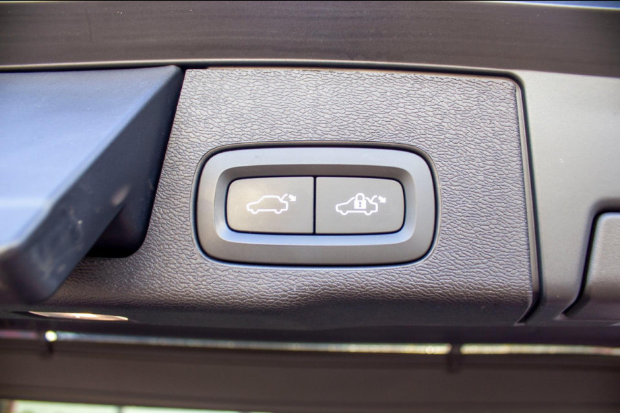 Volvo XC60 2.0 T6 Plug-in hybrid AWD Inscription|Prijs rijklaar incl. 12 mnd garantie | LMV PDC Panodak Camera