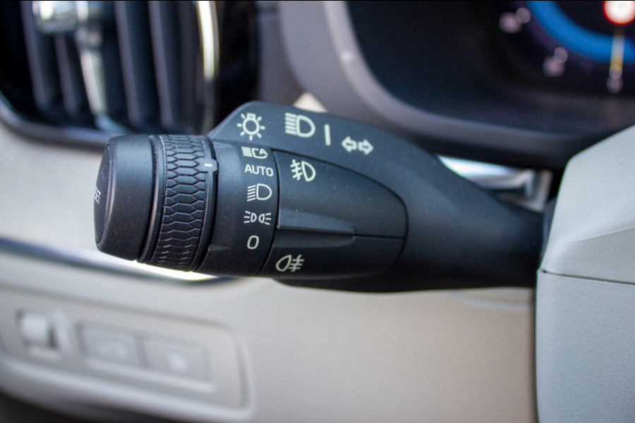 Volvo XC60 2.0 T6 Plug-in hybrid AWD Inscription|Prijs rijklaar incl. 12 mnd garantie | LMV PDC Panodak Camera