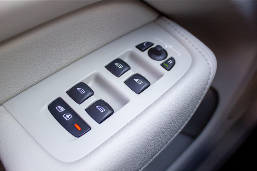 Volvo XC60 2.0 T6 Plug-in hybrid AWD Inscription|Prijs rijklaar incl. 12 mnd garantie | LMV PDC Panodak Camera
