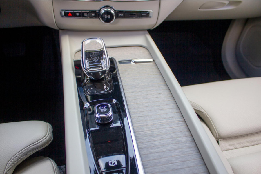 Volvo XC60 2.0 T6 Plug-in hybrid AWD Inscription|Prijs rijklaar incl. 12 mnd garantie | LMV PDC Panodak Camera