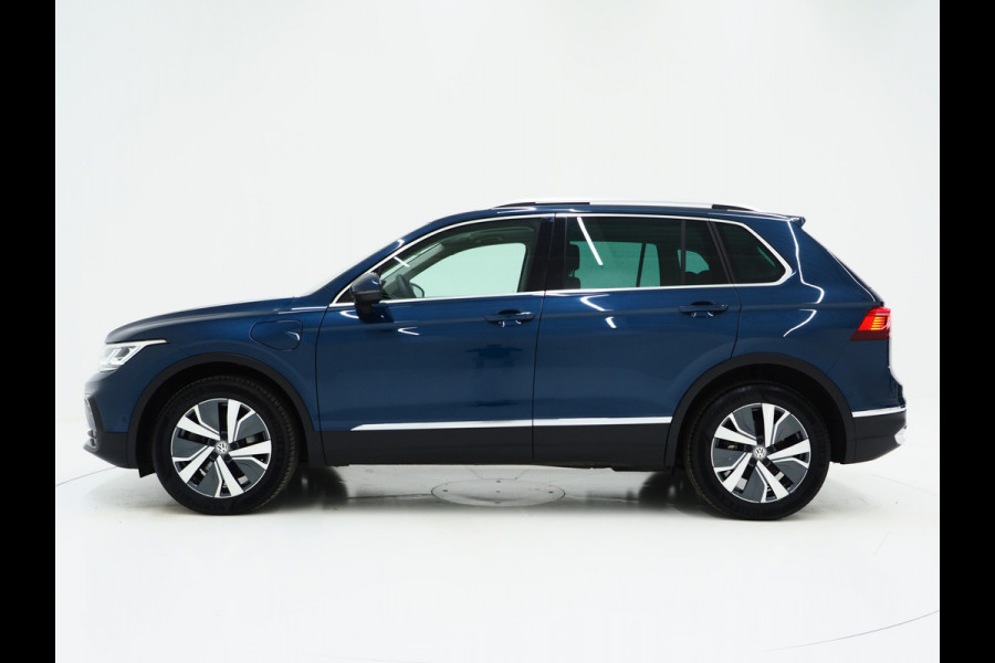 Volkswagen Tiguan 1.4 TSI eHybrid Elegance | Panoramadak | Adaptive Cruise | Virtual | Camera | Stoel/Stuurverwarming