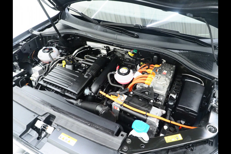 Volkswagen Tiguan 1.4 TSI eHybrid Elegance | Panoramadak | Adaptive Cruise | Virtual | Camera | Stoel/Stuurverwarming