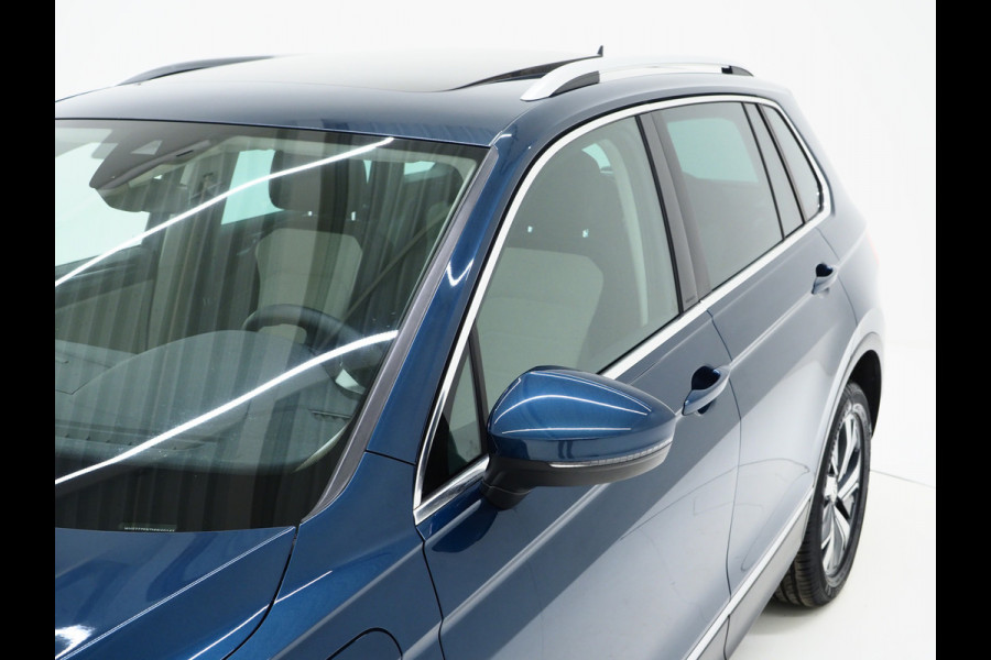 Volkswagen Tiguan 1.4 TSI eHybrid Elegance | Panoramadak | Adaptive Cruise | Virtual | Camera | Stoel/Stuurverwarming