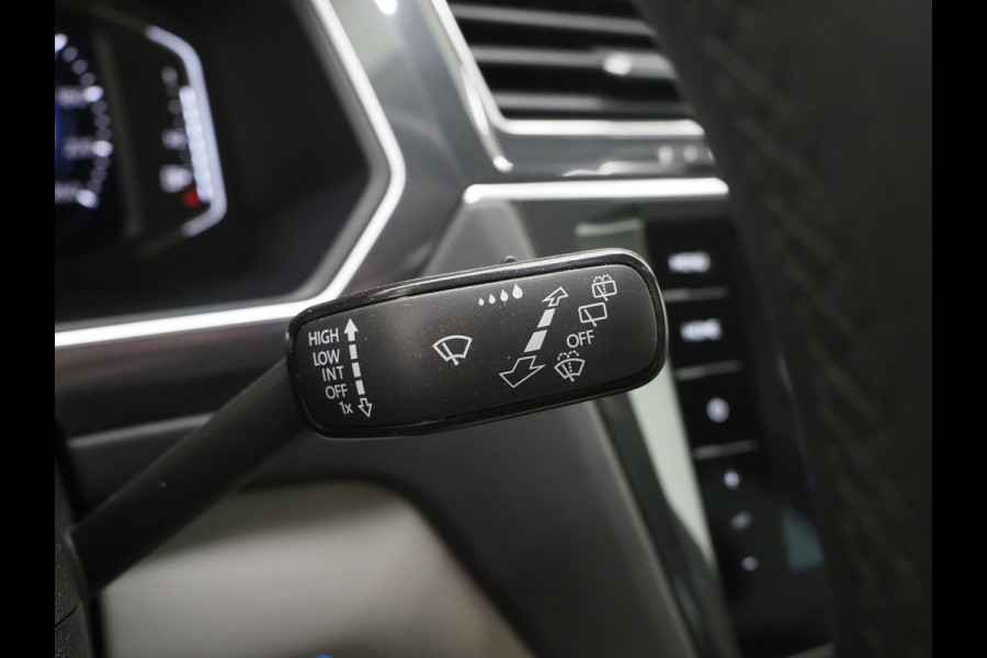 Volkswagen Tiguan 1.4 TSI eHybrid Elegance | Panoramadak | Adaptive Cruise | Virtual | Camera | Stoel/Stuurverwarming
