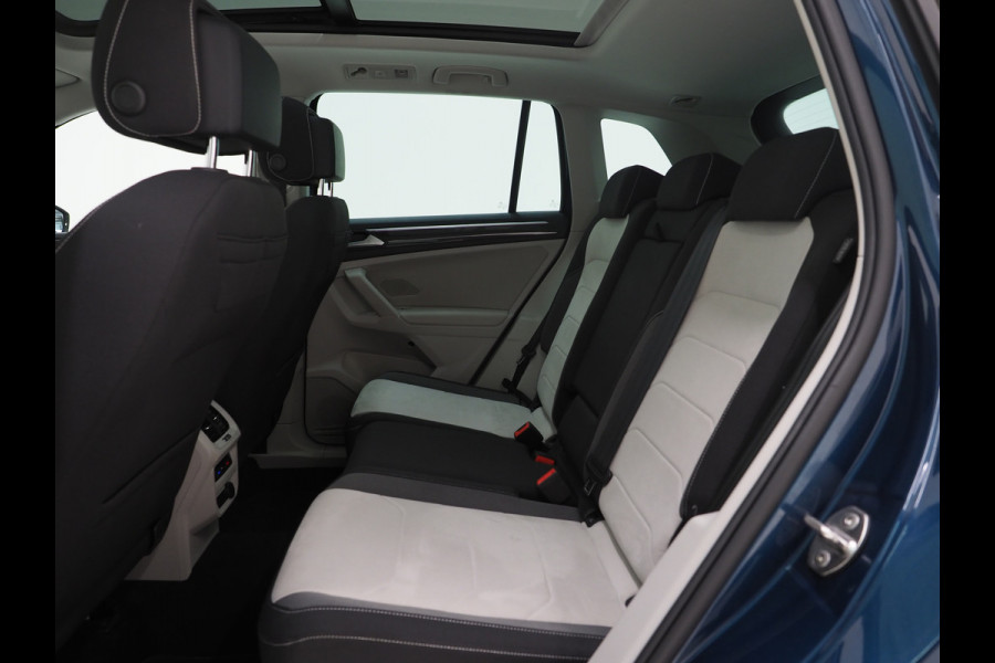 Volkswagen Tiguan 1.4 TSI eHybrid Elegance | Panoramadak | Adaptive Cruise | Virtual | Camera | Stoel/Stuurverwarming