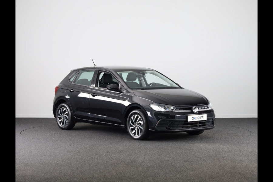 Volkswagen Polo 1.0 TSI Life 95 pk | Navigatie via App | Parkeersensoren | Adaptieve cruise control | LED koplampen |