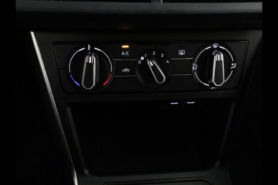 Volkswagen Polo 1.0 TSI Life 95 pk | Navigatie via App | Parkeersensoren | Adaptieve cruise control | LED koplampen |