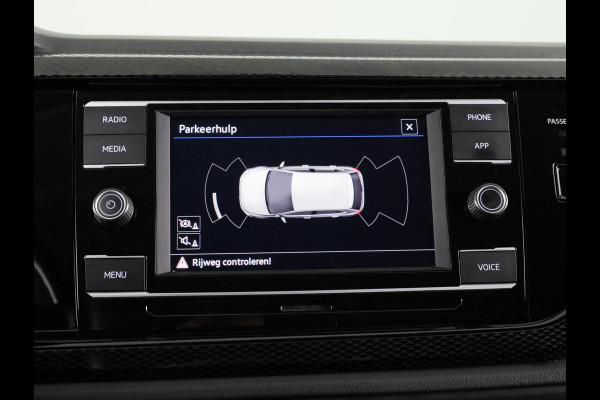 Volkswagen Polo 1.0 TSI Life 95 pk | Navigatie via App | Parkeersensoren | Adaptieve cruise control | LED koplampen |