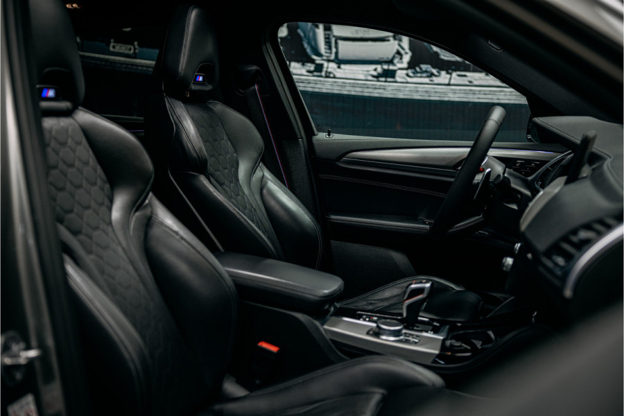 BMW X4 M Competition Zeer rijk uitgevoerde BMW X4 M Competition