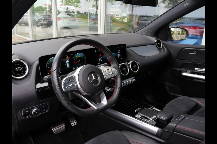 Mercedes-Benz B-Klasse 180 Business Solution AMG Automaat | Panoramadak | Navigatie | LED