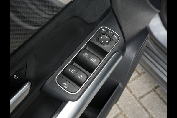 Mercedes-Benz B-Klasse 180 Business Solution AMG Automaat | Panoramadak | Navigatie | LED