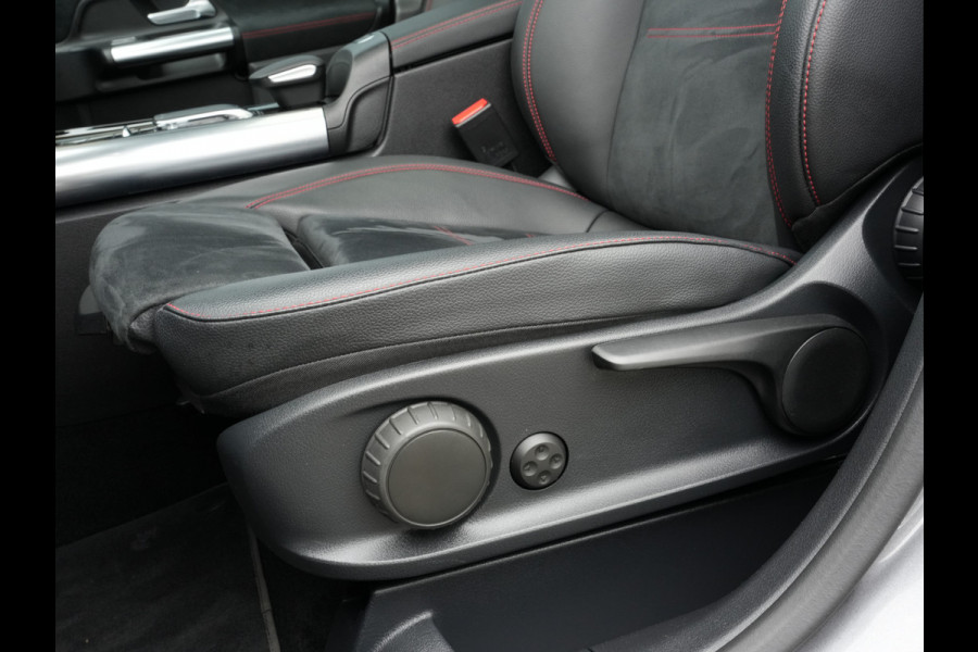 Mercedes-Benz B-Klasse 180 Business Solution AMG Automaat | Panoramadak | Navigatie | LED