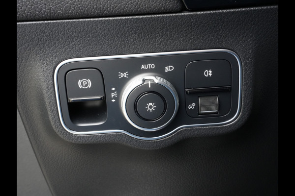 Mercedes-Benz B-Klasse 180 Business Solution AMG Automaat | Panoramadak | Navigatie | LED