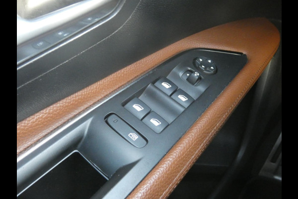 Peugeot 3008 1.6 e-THP GT Line | TREKHAAK | LEDEREN BEKLEDING |