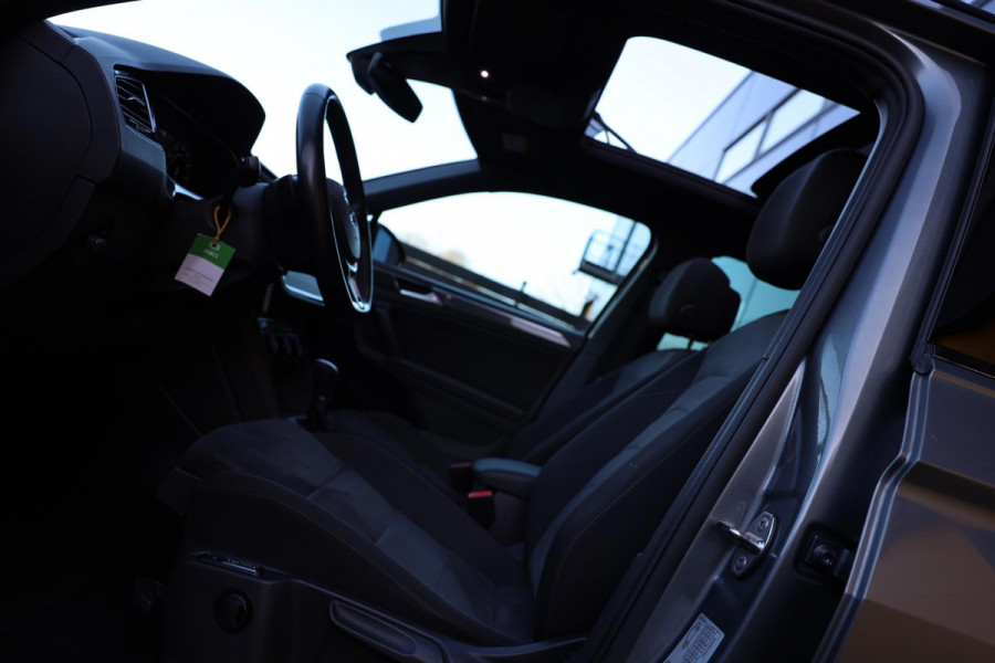 Volkswagen Tiguan 1.4 TSI ACT R Line / AUT / Open Pano / Digital Cockpit / ACC / Lane Assist / Navi / Xenon / Pdc / Allu Velgen