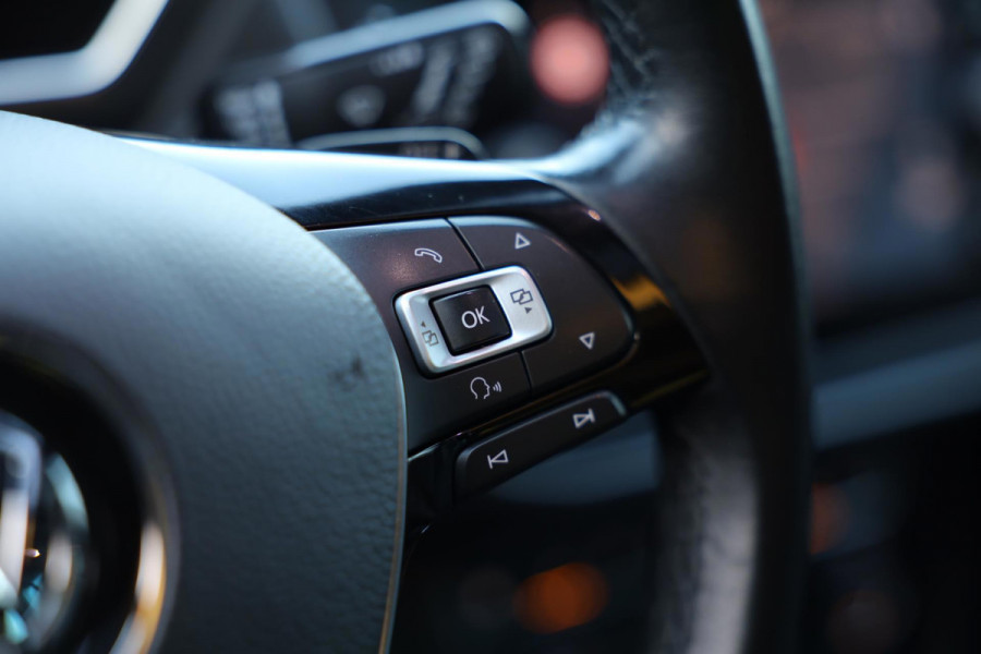 Volkswagen Tiguan 1.4 TSI ACT R Line / AUT / Open Pano / Digital Cockpit / ACC / Lane Assist / Navi / Xenon / Pdc / Allu Velgen