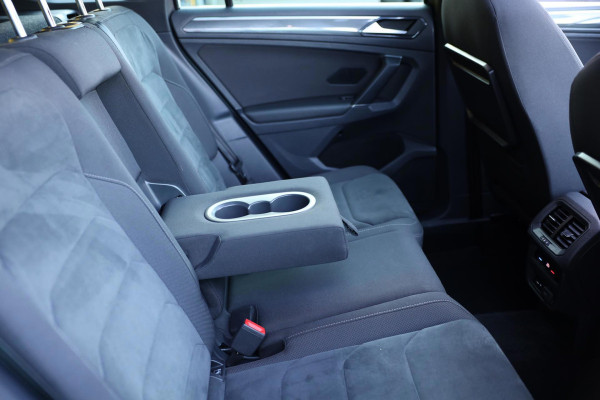 Volkswagen Tiguan 1.4 TSI ACT R Line / AUT / Open Pano / Digital Cockpit / ACC / Lane Assist / Navi / Xenon / Pdc / Allu Velgen