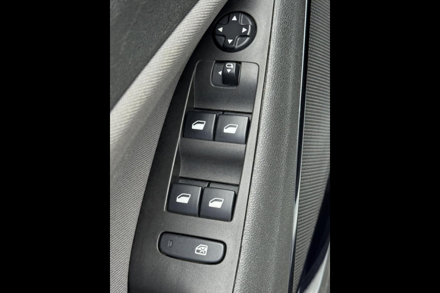 Opel Crossland X 1.2 Turbo Design - Automaat I Navigatie I Airco I PDC/Camera I Sport velgen I Dealer onderhouden