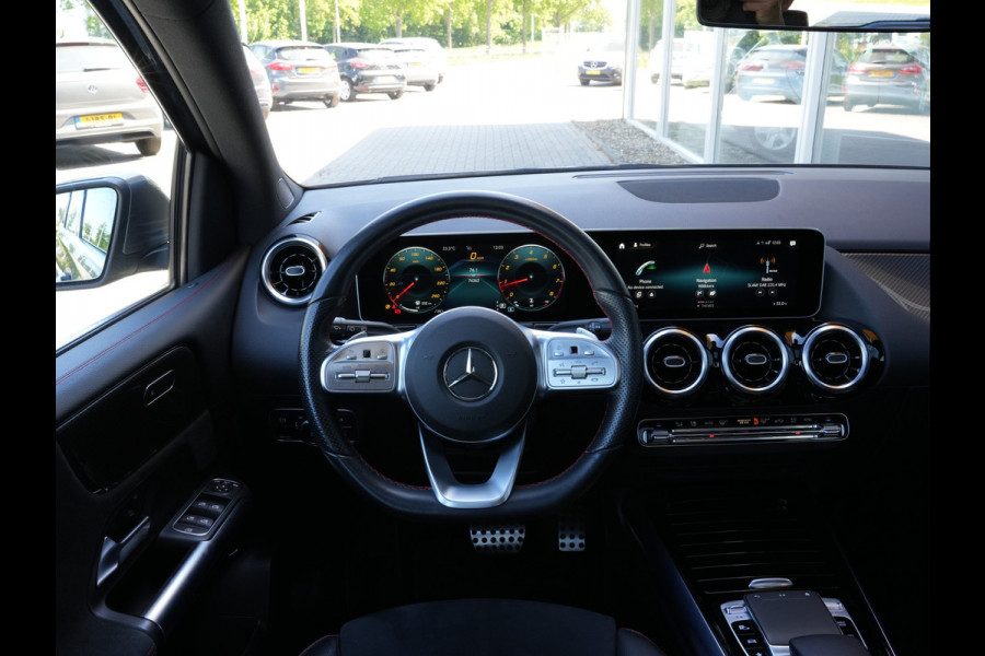 Mercedes-Benz B-Klasse 180 Business Solution AMG Automaat | Panoramadak | Navigatie | LED