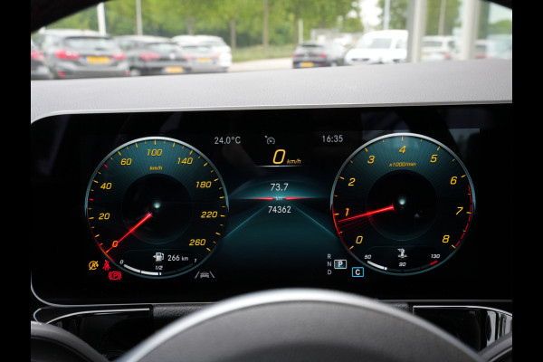 Mercedes-Benz B-Klasse 180 Business Solution AMG Automaat | Panoramadak | Navigatie | LED