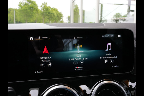 Mercedes-Benz B-Klasse 180 Business Solution AMG Automaat | Panoramadak | Navigatie | LED