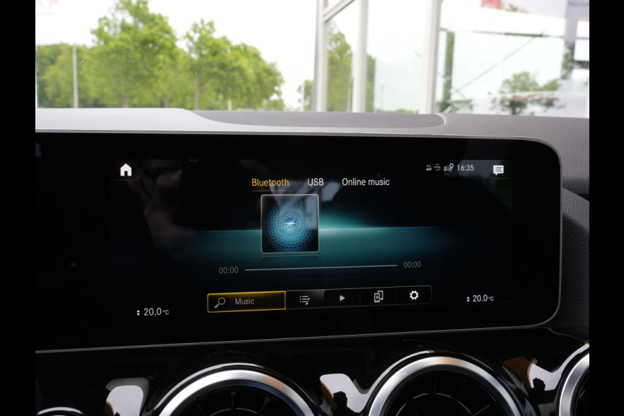 Mercedes-Benz B-Klasse 180 Business Solution AMG Automaat | Panoramadak | Navigatie | LED
