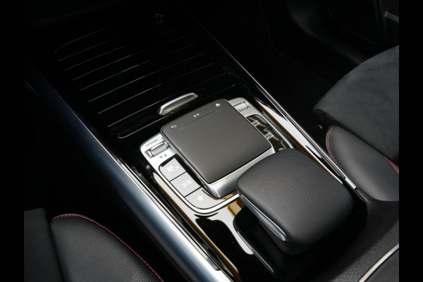 Mercedes-Benz B-Klasse 180 Business Solution AMG Automaat | Panoramadak | Navigatie | LED