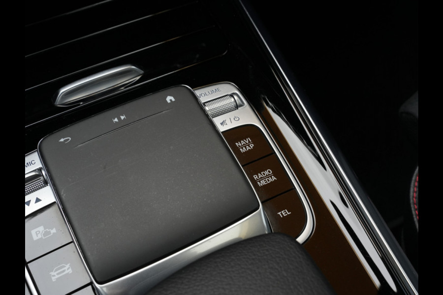 Mercedes-Benz B-Klasse 180 Business Solution AMG Automaat | Panoramadak | Navigatie | LED