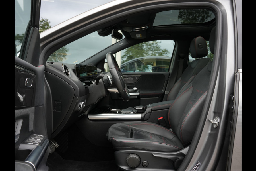 Mercedes-Benz B-Klasse 180 Business Solution AMG Automaat | Panoramadak | Navigatie | LED