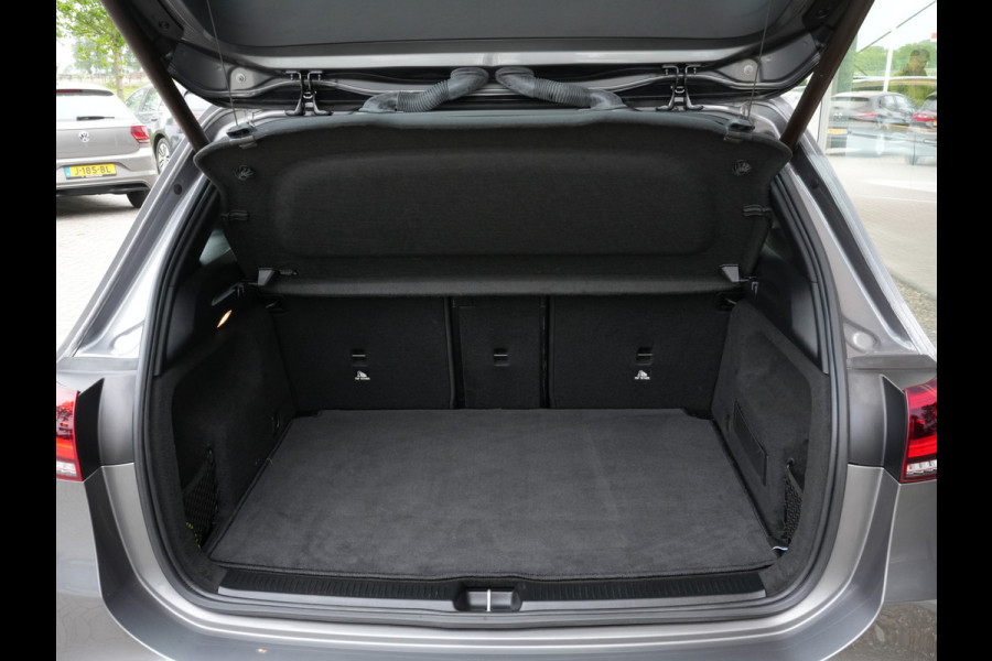 Mercedes-Benz B-Klasse 180 Business Solution AMG Automaat | Panoramadak | Navigatie | LED