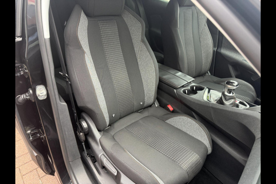 Peugeot 3008 1.2 PureTech Blue Lease Exe | Navi | Cruise