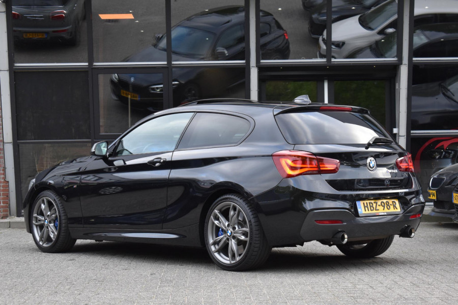 BMW 1-serie M140i xDrive High Executive Pano Camera H/K Leder Elekstoel